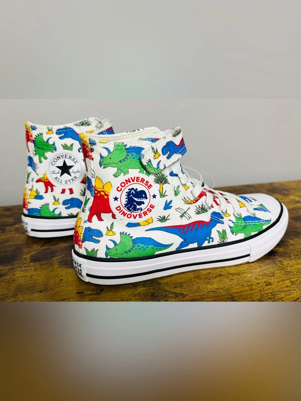KIDS' CONVERSE LITTLE KID CHUCK TAYLOR ALLSTAR DINO MID-TOP SNEAKERS size 3 NWOT